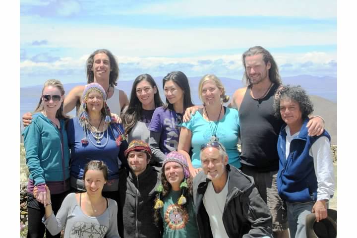 P12_GroupoAtLake